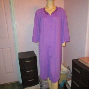 NEW Shadowline EMBROIDERED Mid Calf Size L ROBE Silky POCKET Button MODEST